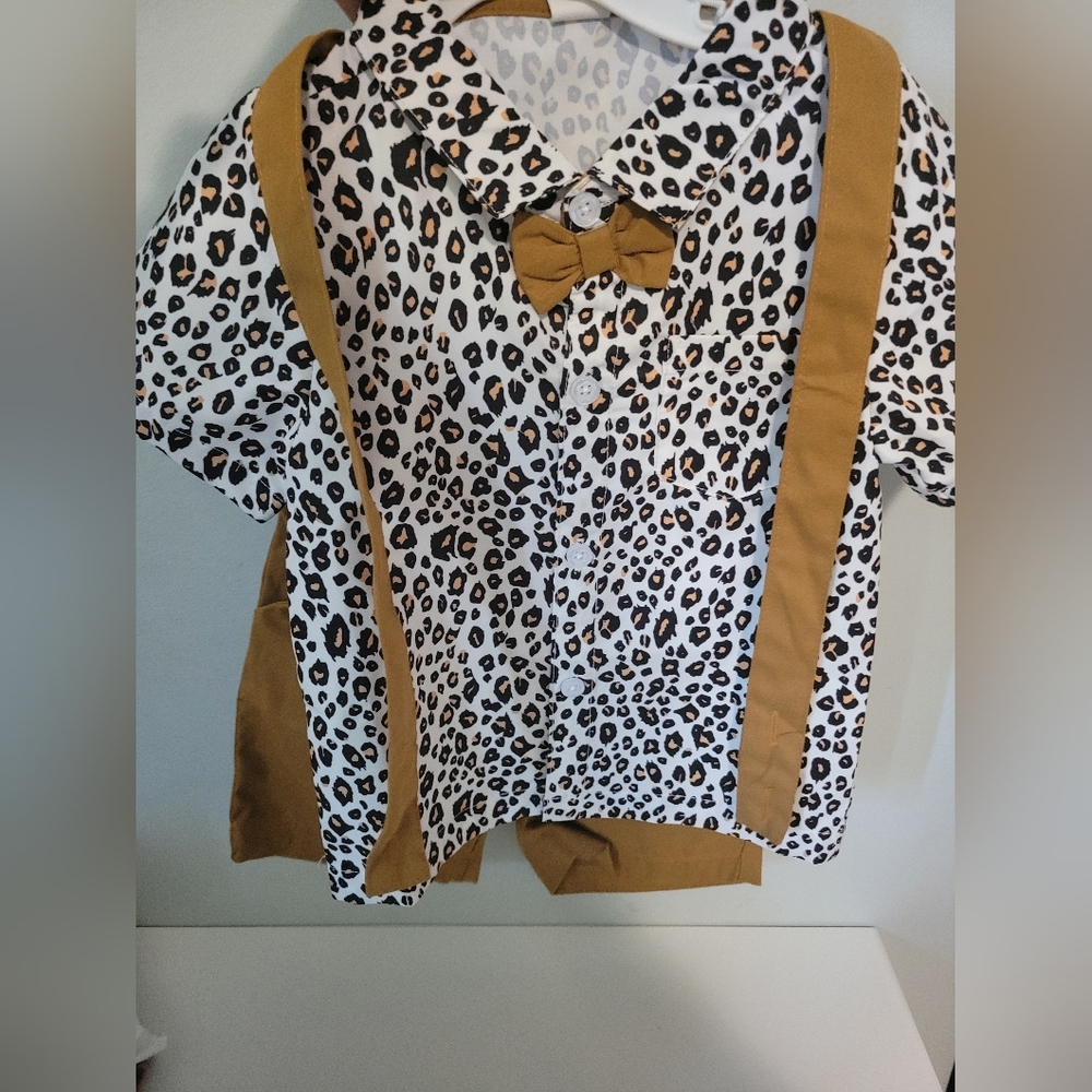 2T leapord print suspenders outfit.